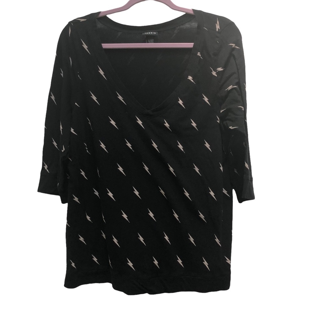 Torrid V-neck three-quarter length sleeve T-shirt, 2